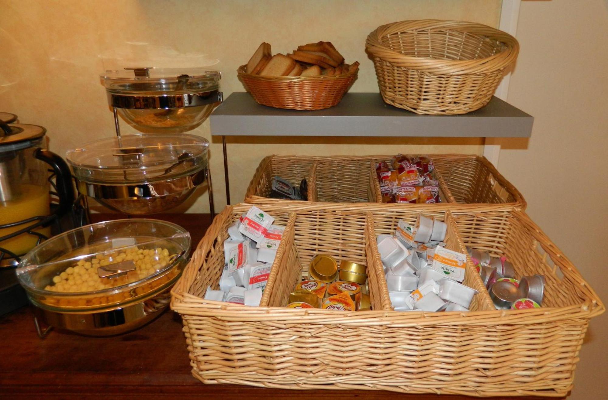 Le Lion D'Or Hotel Ouroux-en-Morvan Bagian luar foto
