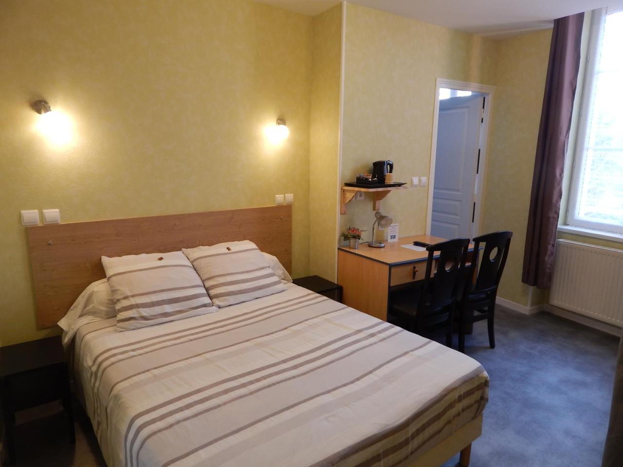 Le Lion D'Or Hotel Ouroux-en-Morvan Bagian luar foto